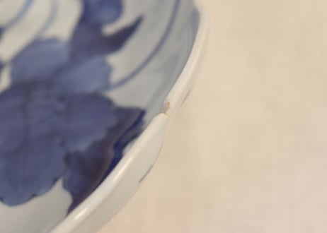江戸中期染付牡丹図9.5寸輪花皿 ホツ