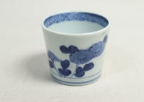 江戸後期染付菊と蝶図猪口②菊二輪