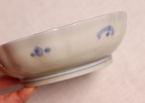明治前期色絵桃と六方に扇と竹図なます皿　見込み濃いめ