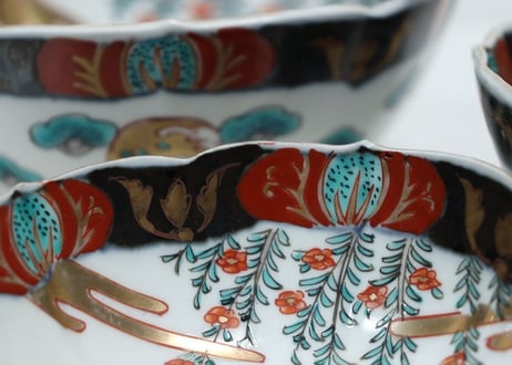 明治前期色絵枝垂れ桜に鯉図三ツ組鉢 大に少甘手
