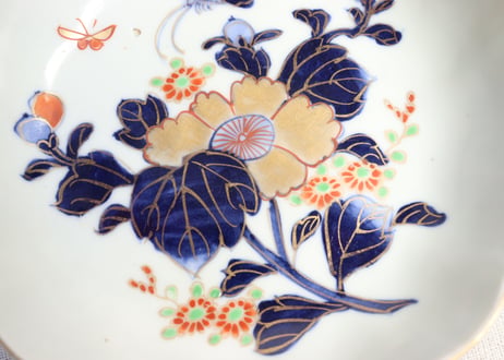 明治前期色絵葵と蝶図なます皿② 窯傷