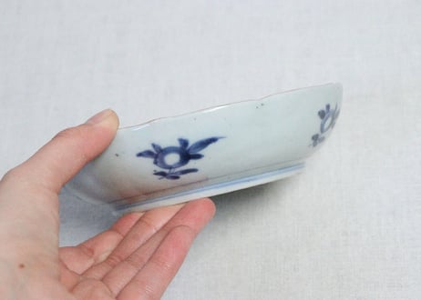 江戸中期色絵扇面に牡丹と羊歯図なます皿　5客組　１客高台ホツ