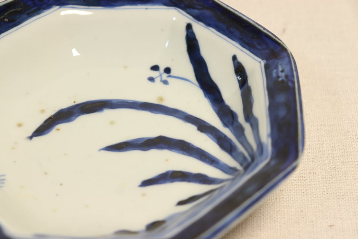 江戸後期染付水仙図八角皿②フリモノ,窯傷 | 吉祥寺PukuPuku