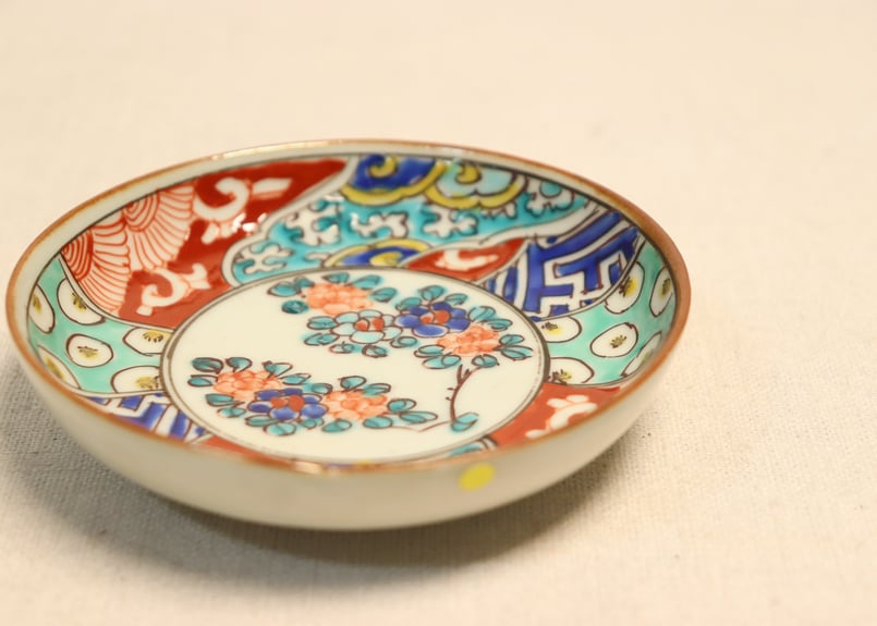 明治前期色絵花と幾何学文小皿②ノミホツ | 吉祥寺PukuPuku