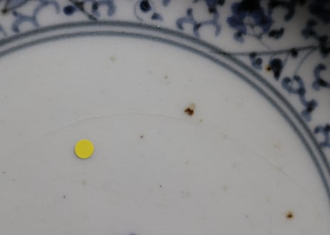 江戸中期染付花唐草図7寸皿②甘手,ホツ