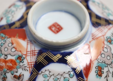 大正～昭和戦前ゴム判色絵牡丹と蝶図蓋茶碗