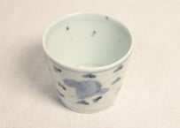 江戸幕末染付花と唐草図猪口