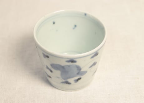 江戸幕末染付花と唐草図猪口