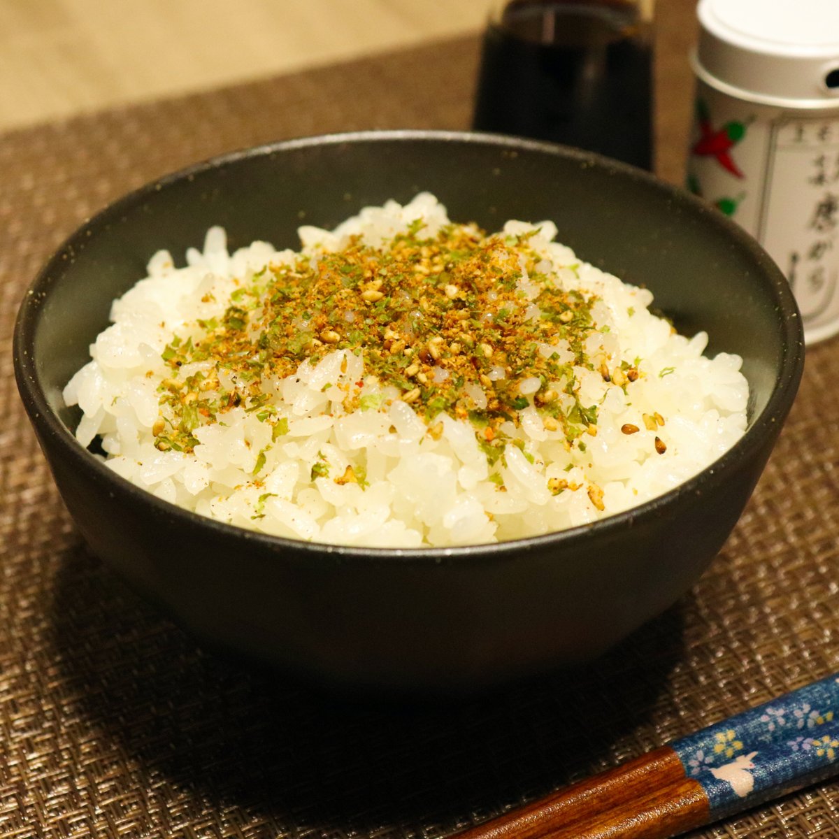 七味唐辛子 Amazon.co.jp: 八幡屋礒五郎 七味唐辛子 缶 14g : 食品・飲料・お酒