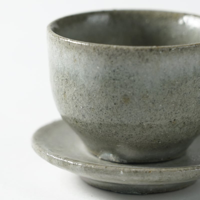 長谷川奈津】林檎灰釉茶杯+茶卓27 | Q1 オンラインストア