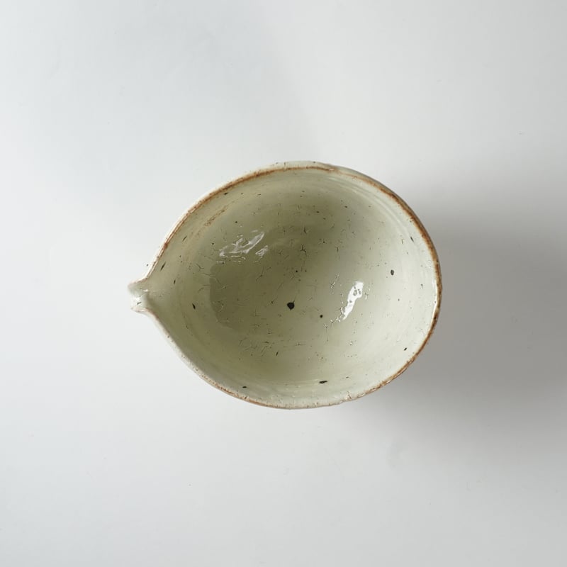 芳賀龍一】白化粧片口_30 | Q1 オンラインストア