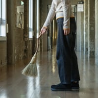 【吉田慎司】枝のミニ手箒（全長80cm）_54