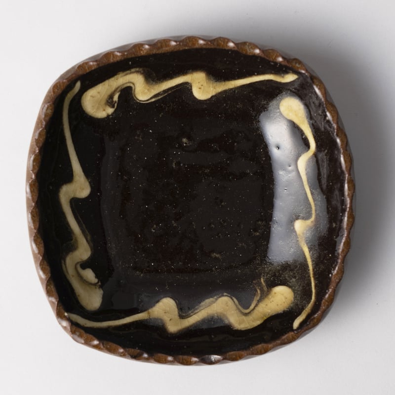 宮野さとみ　スリップウェア　大皿　2枚セット　民藝　陶器　バーナードリーチ 宮野さとみ】Small Square Dish_58 | Q1 オンラインストア