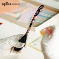 【7月のROOTS & School】漆塗りスプーンに絵を描こう｜漆芸コース
