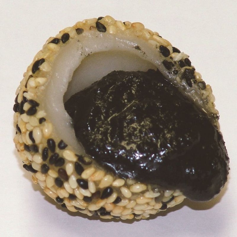 ごまだんご 松栄堂〉ごま摺り団子8個入 | カワトク・オンラインショップ