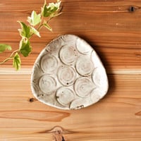 粉引たたら皿　(三角波紋　小)