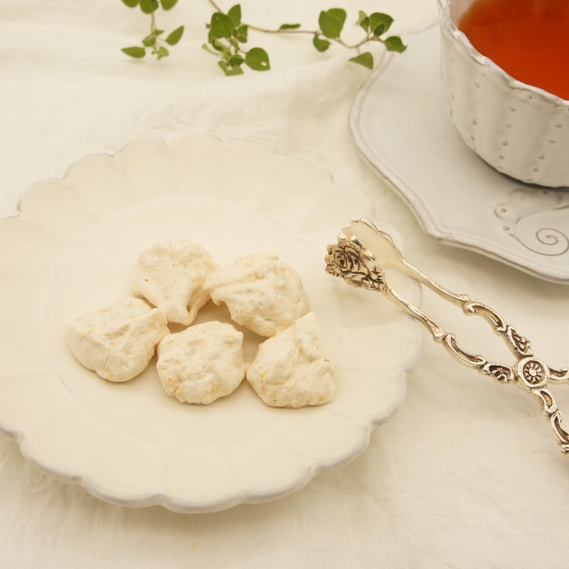 やさしく作れるフランス式おかずとお菓子　ミシュリンヌ・バラッツ著 やさしく作れるフランス式おかずとお菓子 ミシュリンヌ・バラッツ著