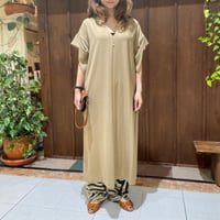 CLOCHE  Vネックワンピース