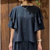 CLOCHE  フリル袖トップス