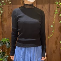TRANOI.  メッシュネックトップス