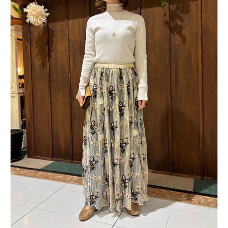 LE MELANGE  総刺繍チュールギャザースカート
