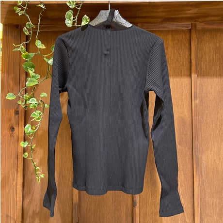 TRANOI.  メッシュネックトップス