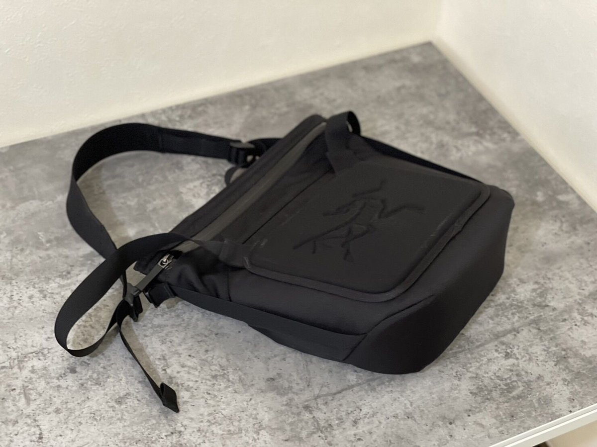 arc'teryx arro 8 shoulder bag | weekend tokyo