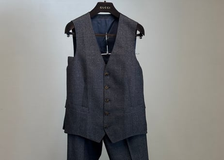 gucci set up suit dead stock