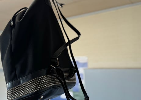 saint laurent "大容量" studs back pack