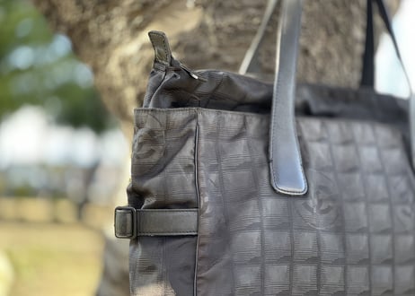 chanel coco logo bag