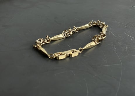 80-90s givenchy gold bracelet  "F"