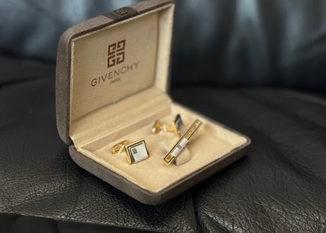 givenchy cufflinks tie pin set dead stock