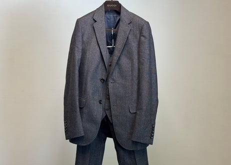 gucci set up suit dead stock