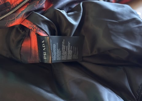 prada ”re-nylon” logo bomber jacket dead stock