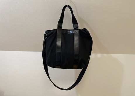 salvatore ferragamo shoulder bag