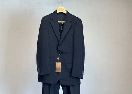 gucci set up suit black dead stock