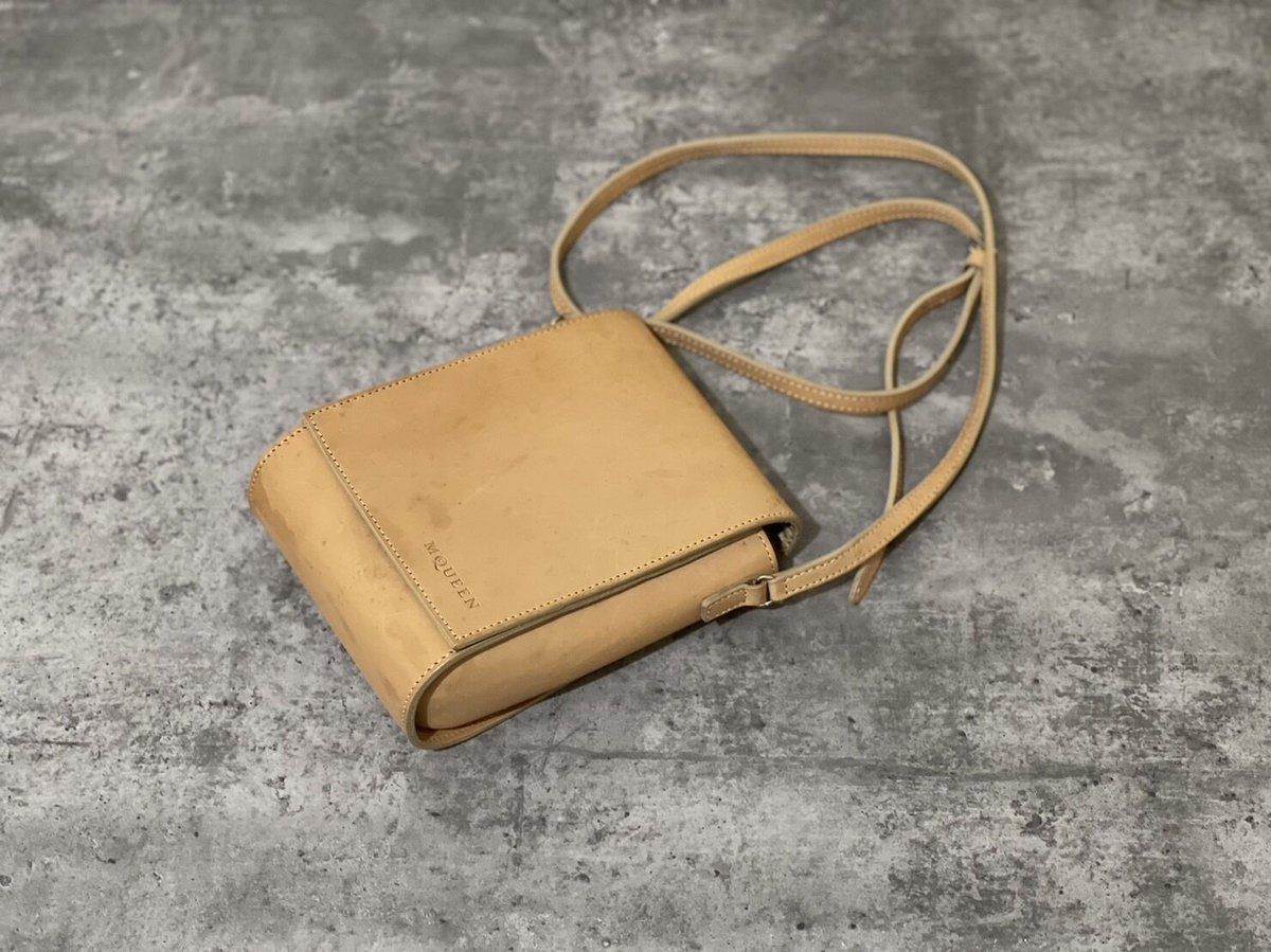 90s alexander mcqueen leather bag | weekend tokyo