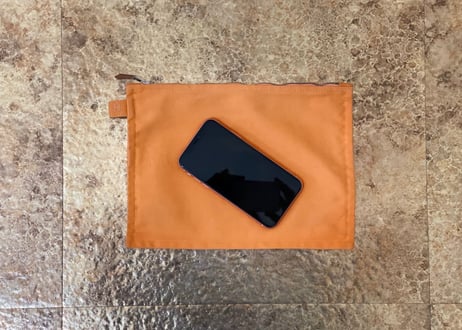 hermes orenge pouch bag "medium”