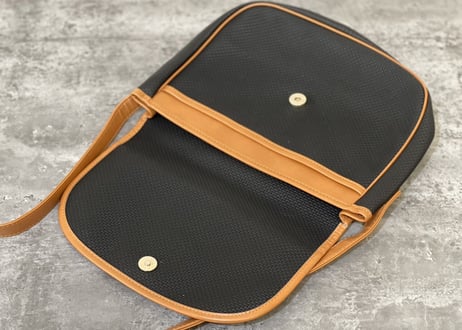 yves saint laurent leather shoulder bag