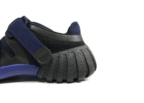 maison margiela "tabi" sneakers dead stock