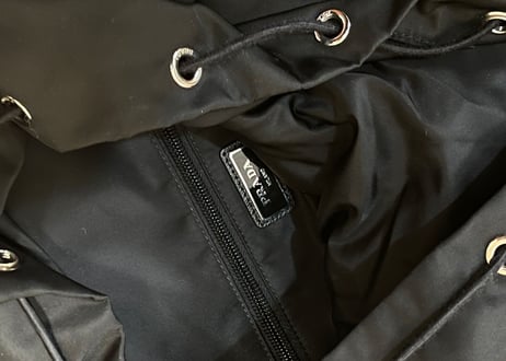 prada v136 backpack