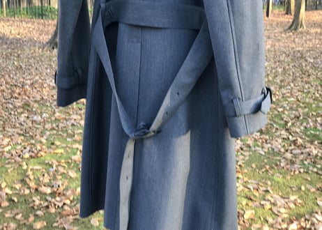 geen trench coat dead stock