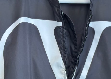 valentino by "pierpaolo piccioli" logo ma-1 jacket dead stock