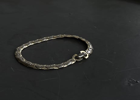 80-90s dior gold bracelet "C"