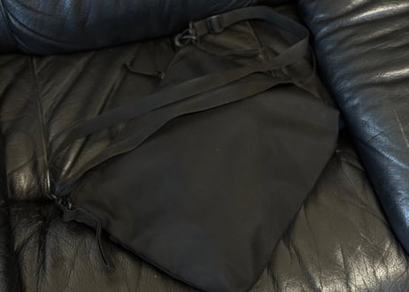 yohji yamamoto logo shoulder bag