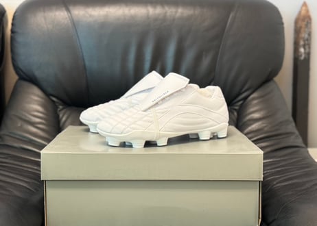 balenciaga soccer shoes dead stock