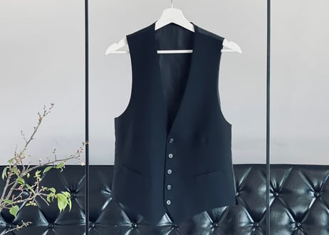 saint laurent black three peace set up suit