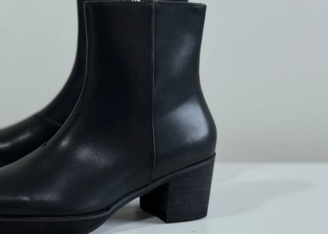 side zip heel boots dead stock