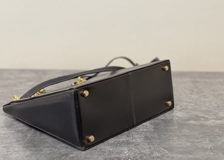 salvatore ferragamo gold chain leather bag