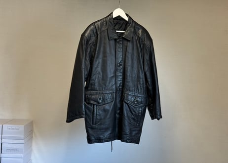 "weekend leather selection" F